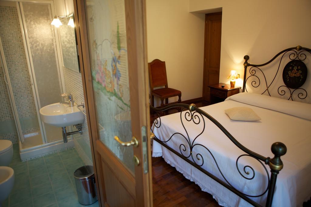 Agriturismo La Rocca Hotel Marsia Szoba fotó
